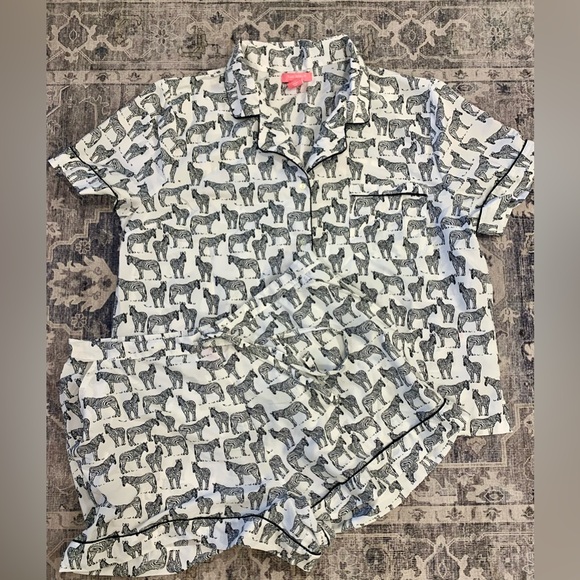 Isaac Mizrahi White and Black Casual Button Down Shirt - Picture 1 of 5
